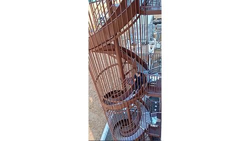 特養しだみの里 避難用すべり台全景
